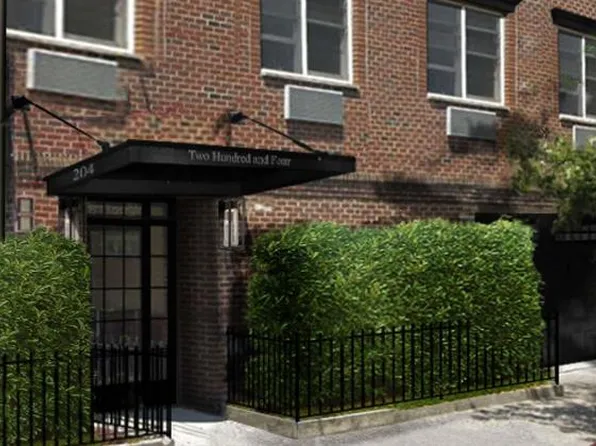 200 Grand Street image 5 of 14