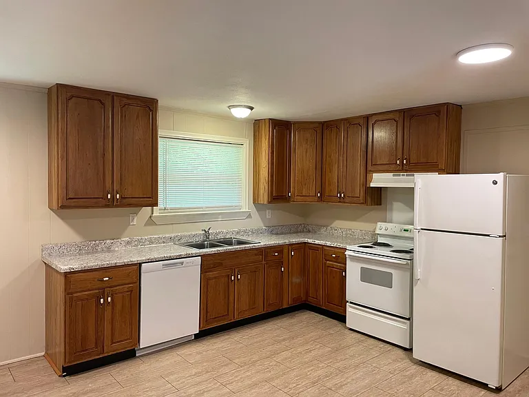 4638 Fall Creek Rd — Photo 3