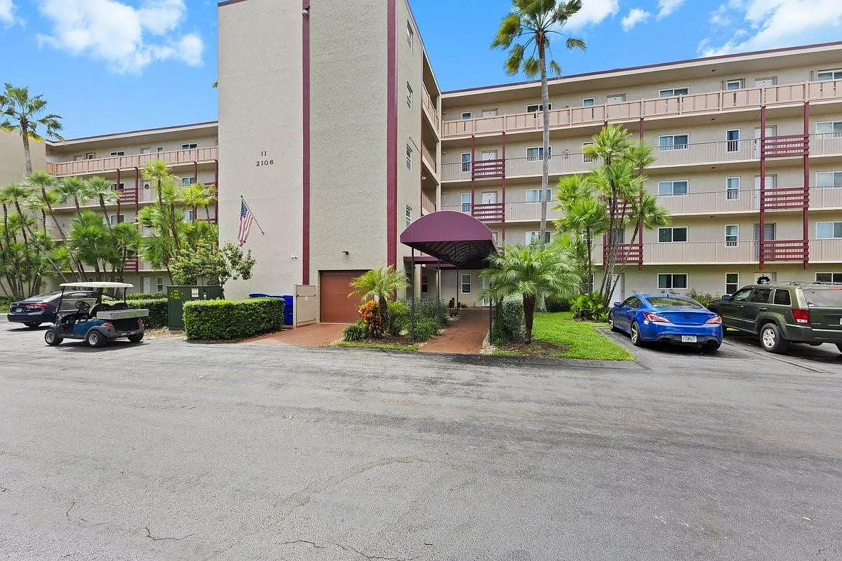 2 bed, 2.0 bath, 770 sqft, $1,900 — Photo 1