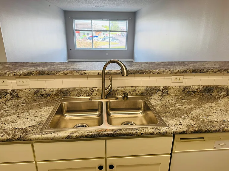 245 Beaver Kreek Ctr #5 — Photo 2