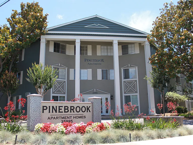 PINEBROOK APTS — Photo 18