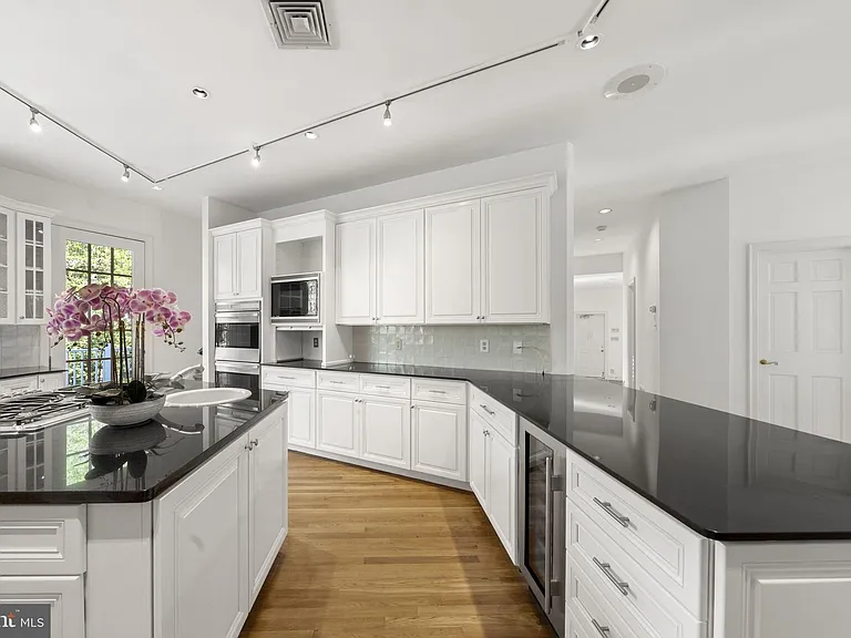 841 Mount Moro Rd — Photo 19