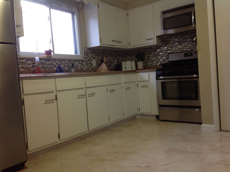 1st image of 83 N Seine Dr