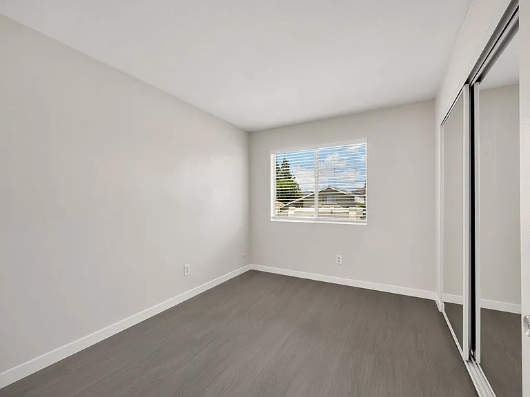 730 N Kathleen Ln — Photo 6