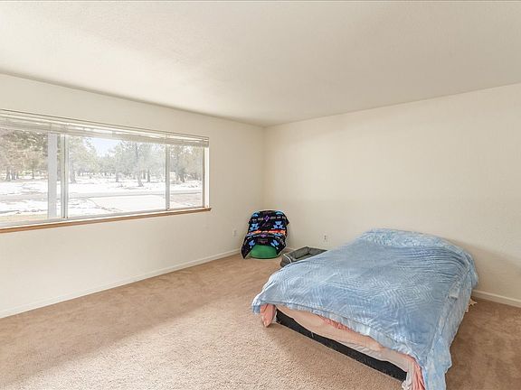 4th image of 15812 Sherwood Rd