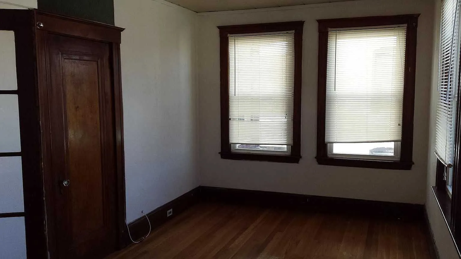 4 bed, $4,000 — Photo 2