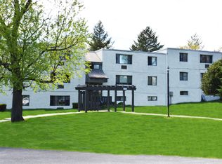 609A Geneva Dr #20, Mechanicsburg, PA 17055