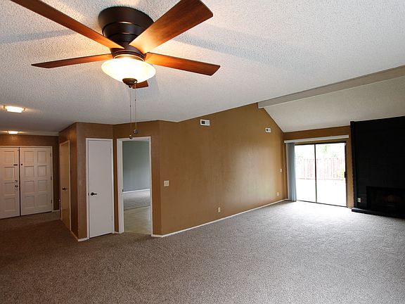 2nd image of 423 Via Primavera Dr