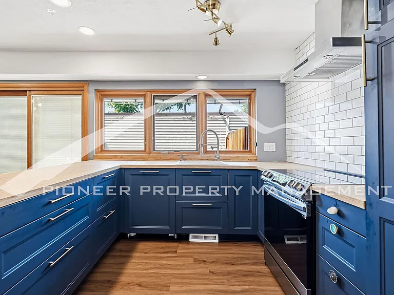 655 S Xenon Ct — Photo 8