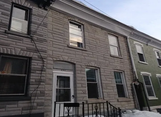 231 Moss St photo 1