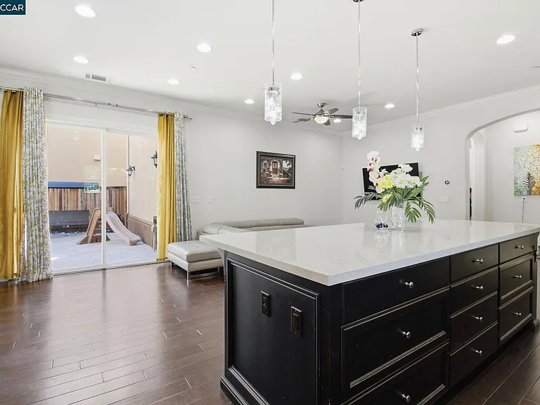 1365 Bayberry View Ln — Photo 8