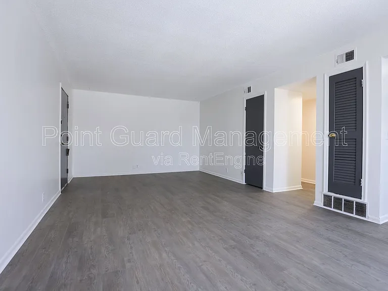 2922 N 54th St — Photo 25