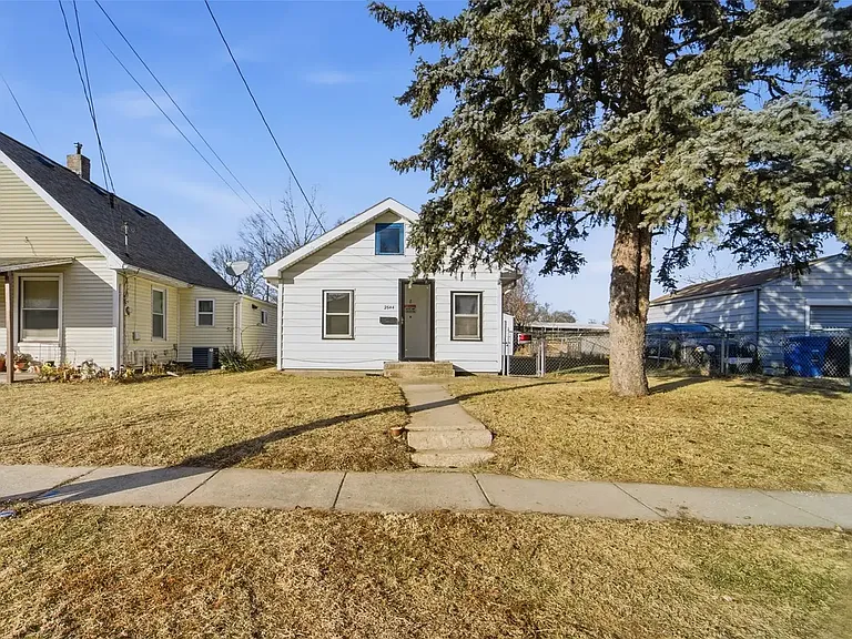 2644 Chicago Ave — Photo 1