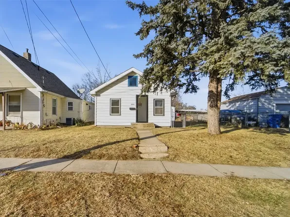 2644 Chicago Ave, Des Moines, IA 50317