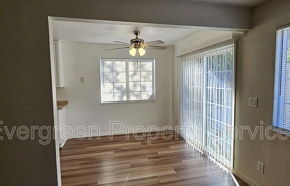 3rd image of 4184 Oro Ln