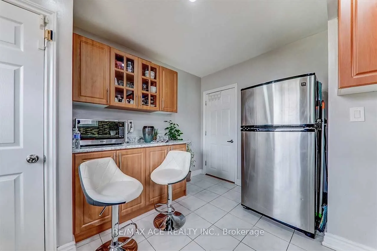3 bed, $2,700 — Photo 4
