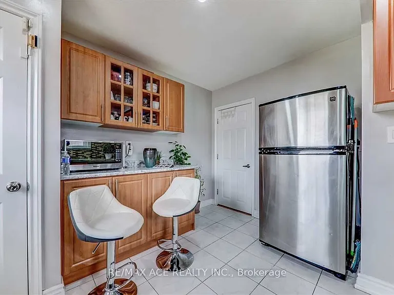 132 Janray Dr #MAIN — Photo 4