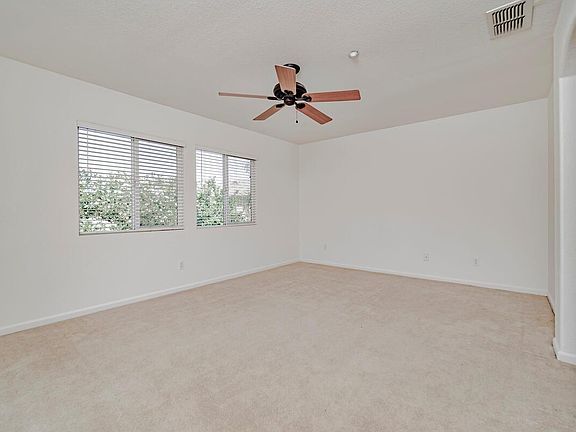 3rd image of 1743 Farnham Ave