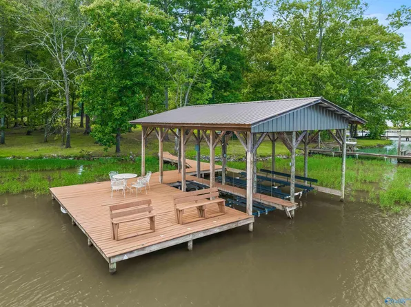 5966 Kelly St, Cedar Bluff, AL 35959