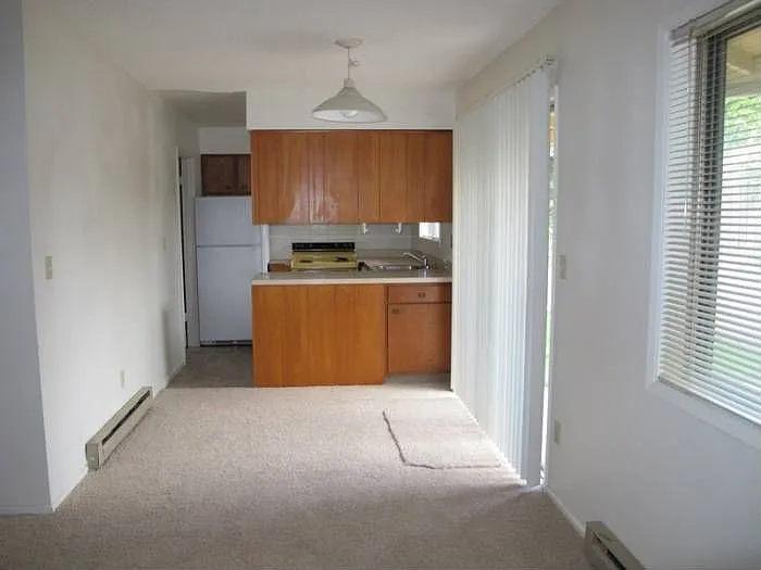 Dining room & kitchen