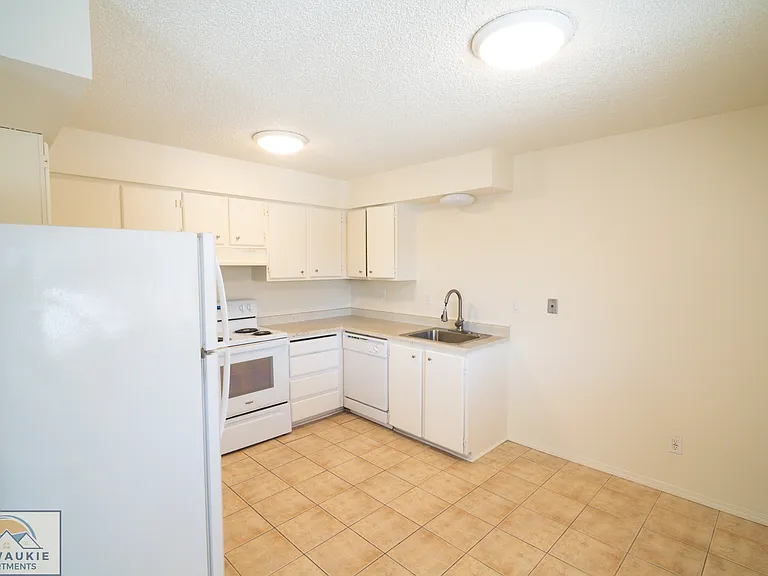 4545 SE Ina Ave #16 — Photo 8