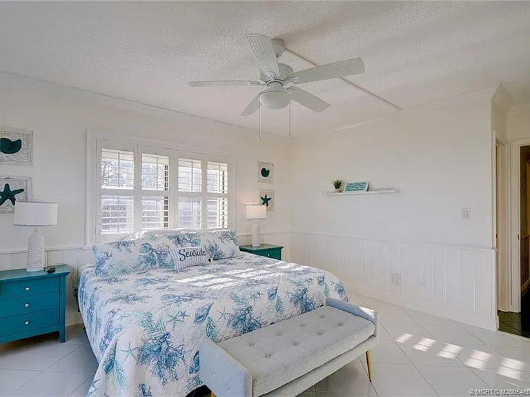 1289 NE Ocean Blvd #4 — Photo 12