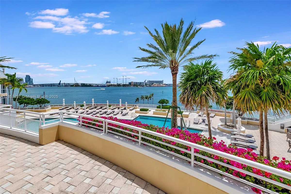 Building Photo - 848 Brickell Key Dr #2602