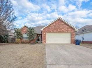 800 N Country Pl, Ada, OK 74820