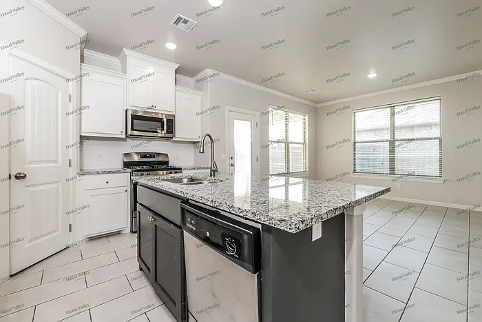 17624 Macarthur Park Rd — Photo 7