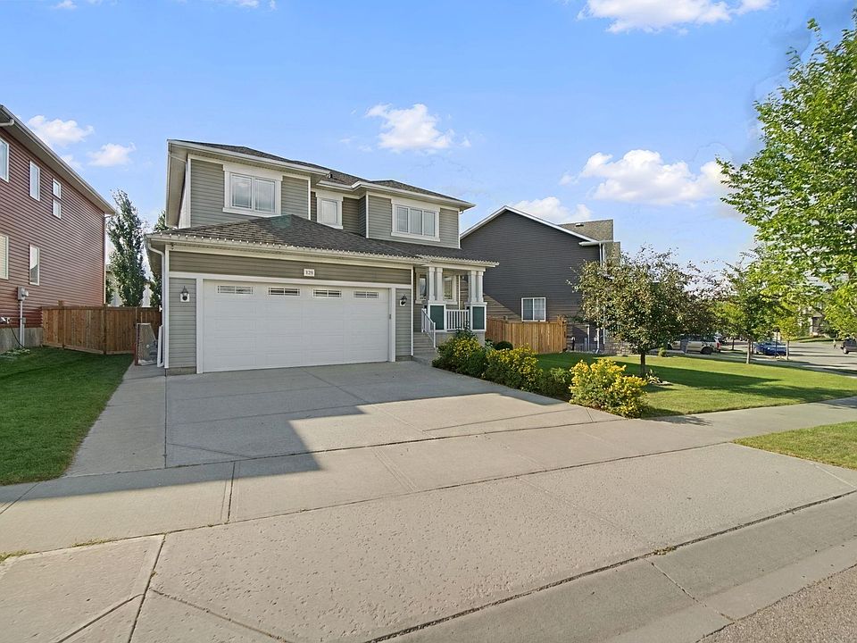 1st image of 129 Rideau Cres