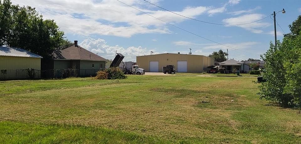 2nd image of 1305 NW 1st St