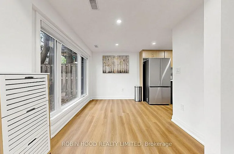 8 Laxton Ave #2 — Photo 7