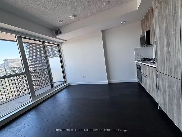75 Billes Hts #1810 — Photo 3