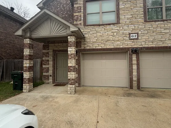 612 3rd Ave #A, Conway, AR 72032