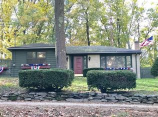 95 Walker Pond Rd, Sturbridge, MA 01566