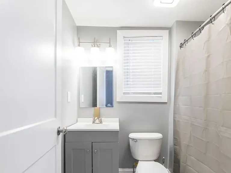 Full Bath 2