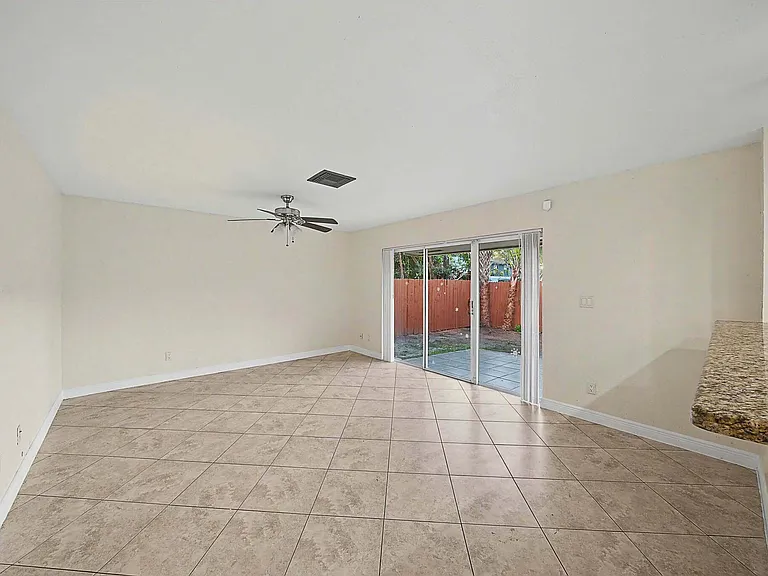 5789 Woodland Point Dr — Photo 14