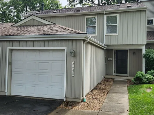 8648 W 108th Pl, Overland Park, KS 66210