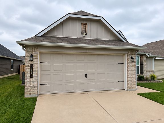 2nd image of 3212 Risinger Rd