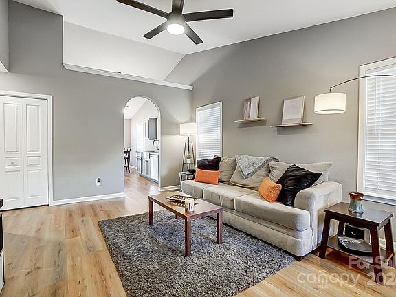 3rd image of 1707 Clemmon Sanders Cir