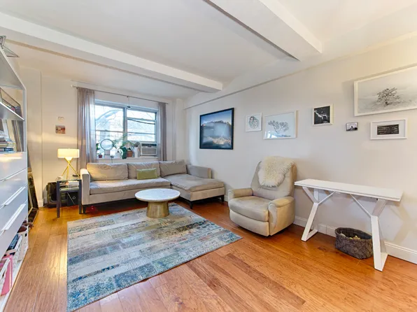 550 Grand Street image 1 of 16