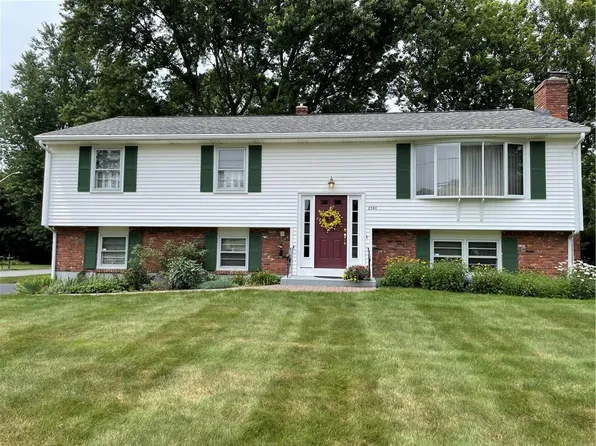 2590 Diamond Hill Rd, Cumberland, RI 02864