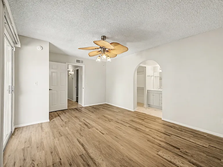 5733 W Mescal St — Photo 11