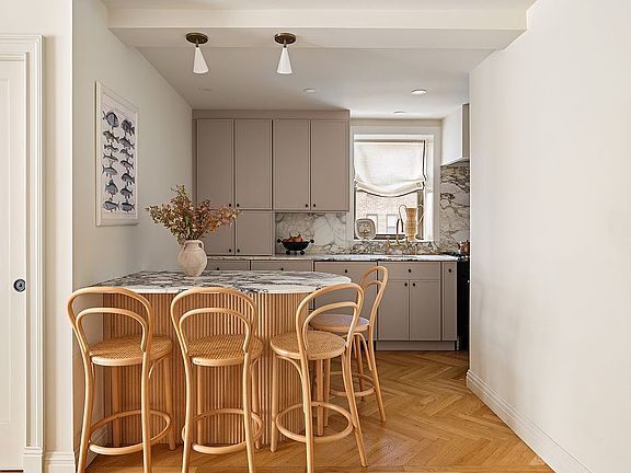 2nd image of 7423 Ridge Blvd APT 4E