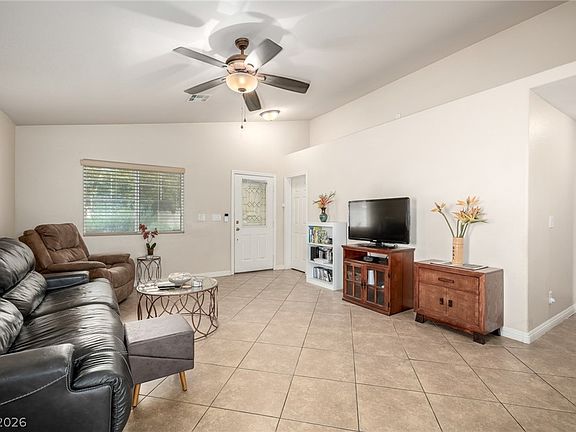 4th image of 2821 Woodland Park Ave