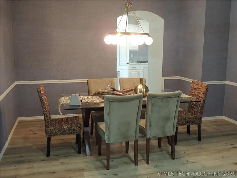 4416 W Indianola St — Photo 10