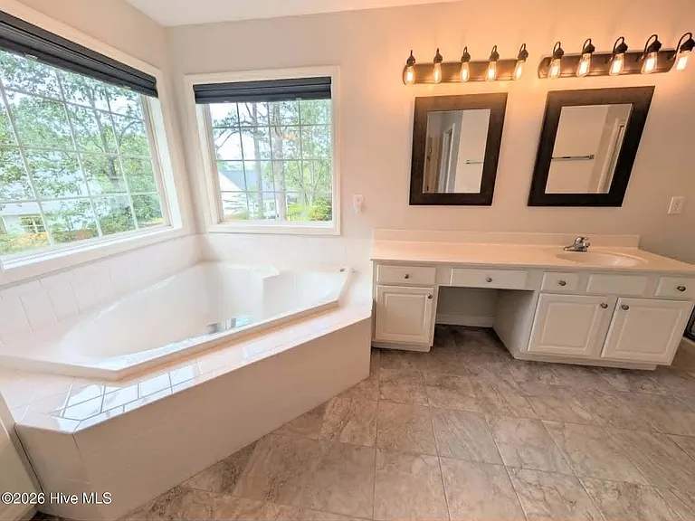 39 Bedford Cir — Photo 23
