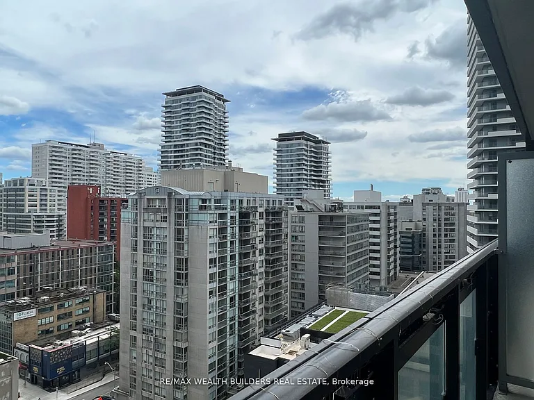 8 Eglinton Ave E #1010 — Photo 14