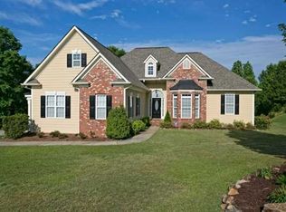 31 Roberson Dr, Cartersville, GA 30121