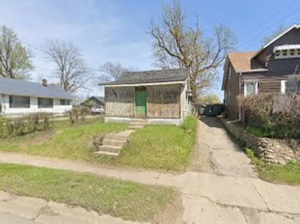 2205 Fenton Rd, Flint, MI 48507